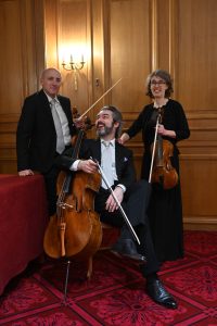 Trio de musiciens, soirée au Cercle de l'Union Interalliée